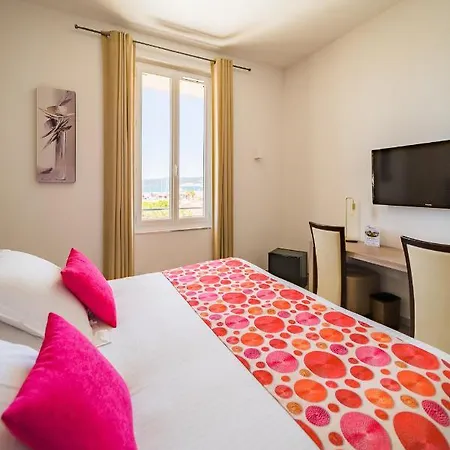 Le Rabelais Hotel 3*