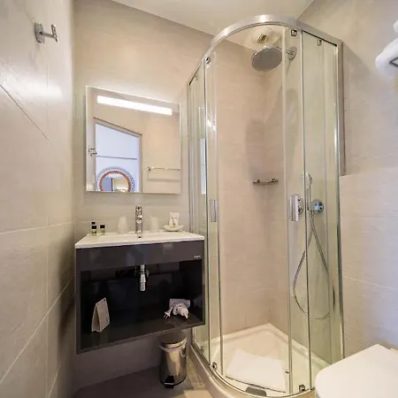 Le Rabelais Hotel 3*
